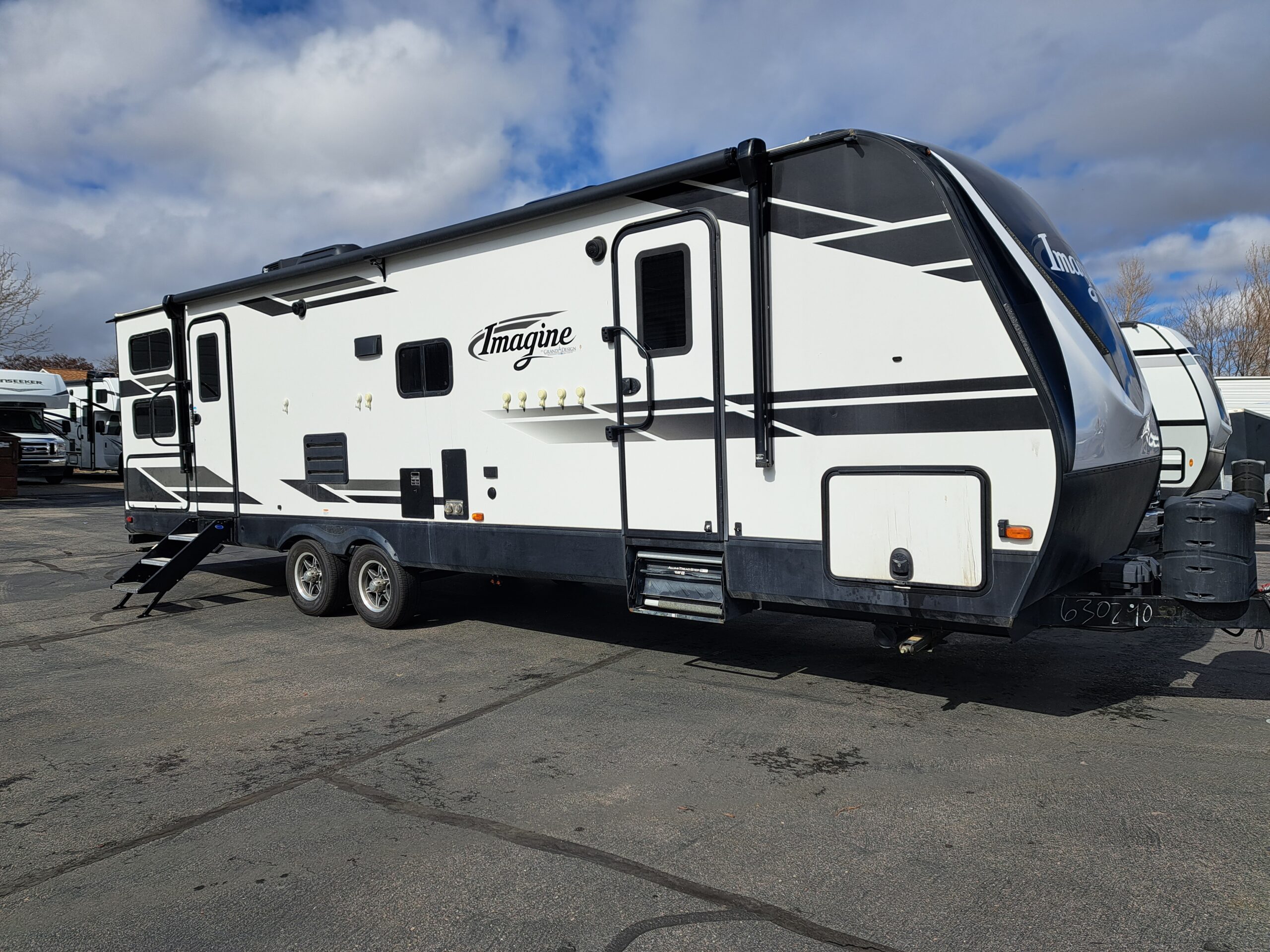 Imagine 2910BH 34' Travel Trailer Utah RV Rentals